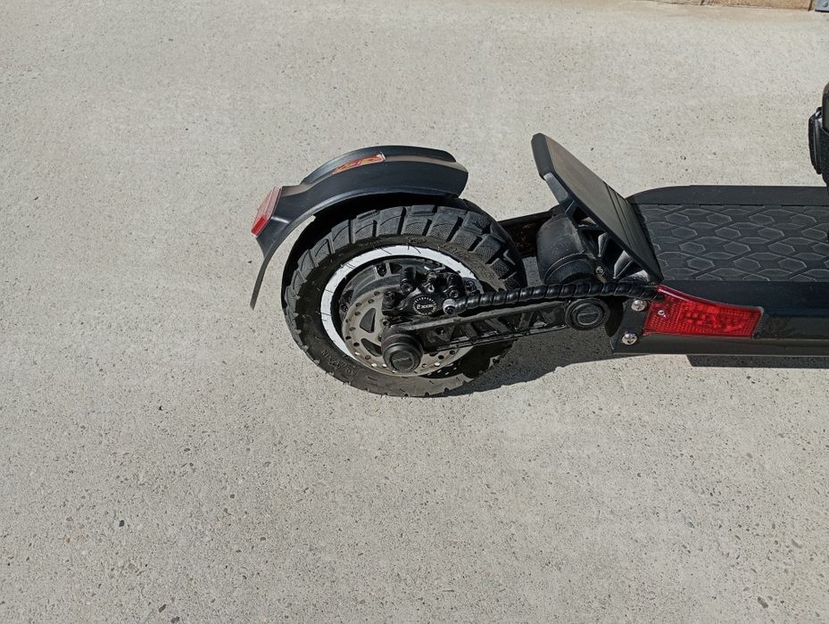 Trotinetă electrică Joyor S10-S Z Custom 2000W – 1500 km, viteză 82 km/h + CASCĂ & OCHELARI SILVIS ( Fac schimb și cu bike full suspension)
