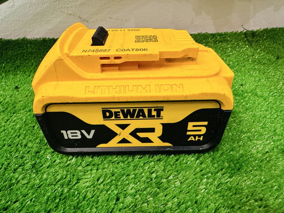 Pistol silicon Dewalt DCE580