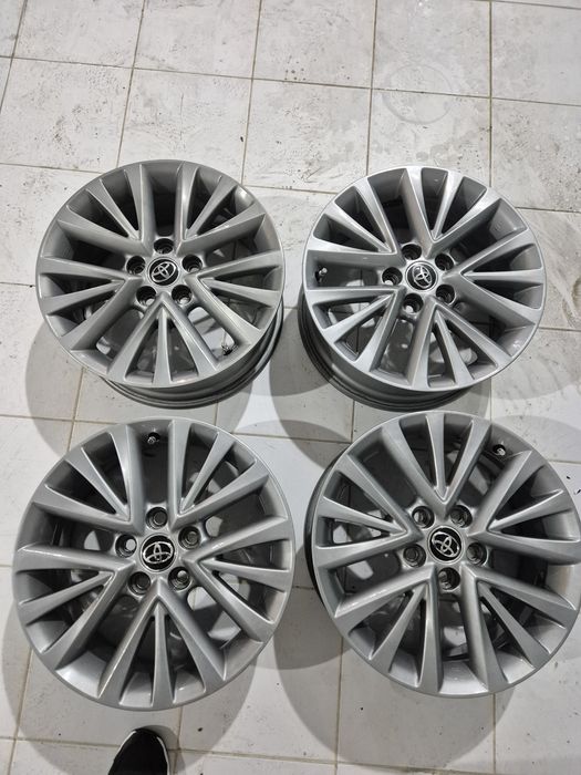 Продам оригинальные диски камри 55