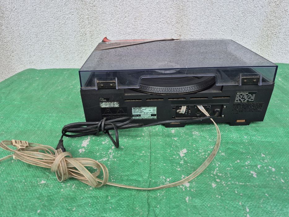SHARP STEREO MUZIC CENTER model no . SH 33 H (BK) made in Taiwan