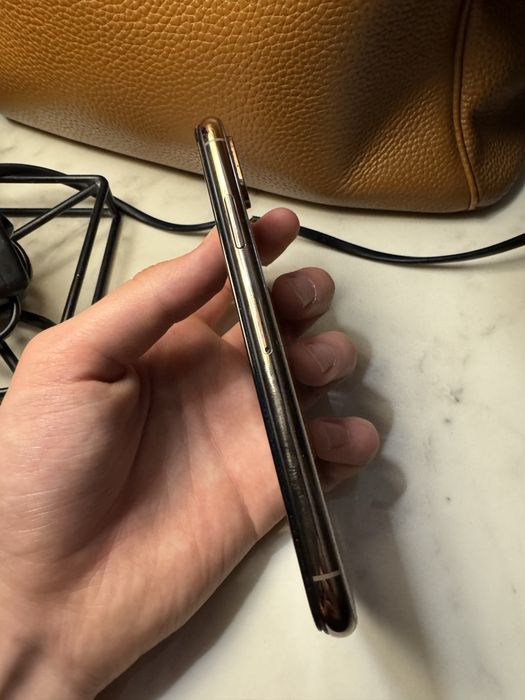 Iphone XS в хорошем состояний