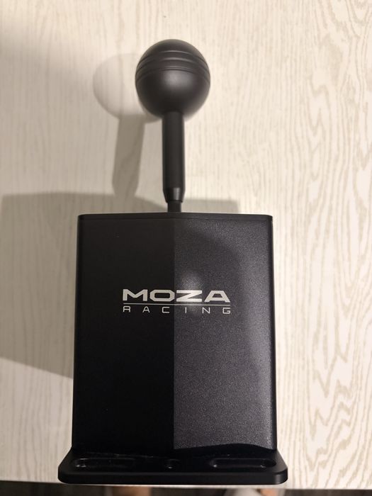 Продается игровой руль Moza R3