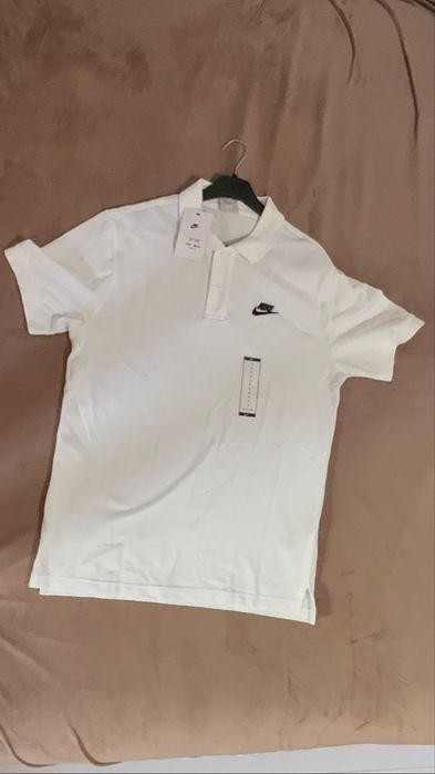 Tricou Alb Nike nou cu eticheta Vand Urgent!!