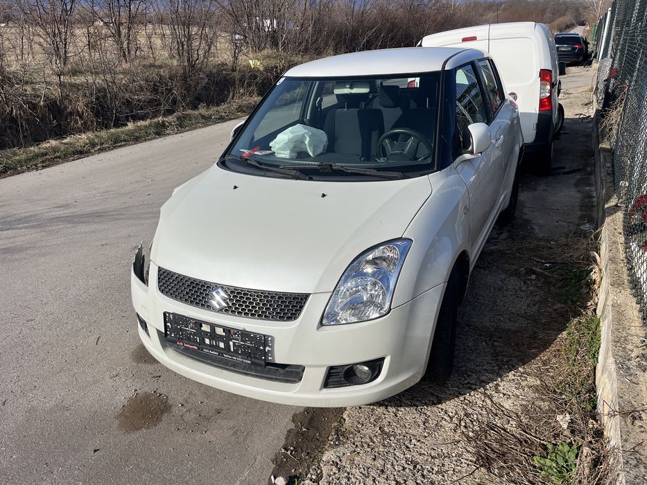 Suzuki Swift 1,3 бензин 4x4 За части!