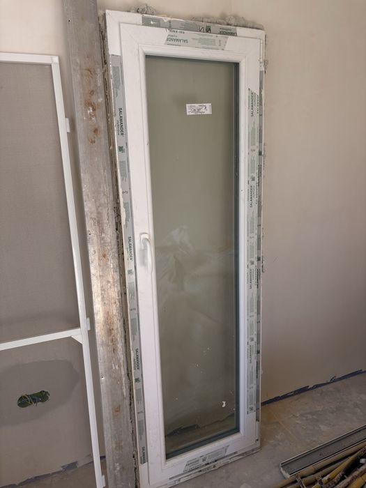 Usa alba balcon termopan cu sticla tripla