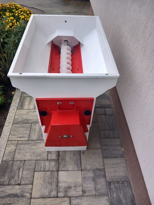 Zdrobitoare cu desciorchinator