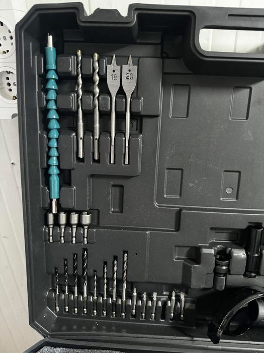 Set Makita 4 scule,3 Acumulatori 24V și 5Ah