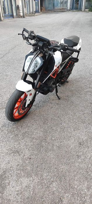 Ktm duke 390 A2.