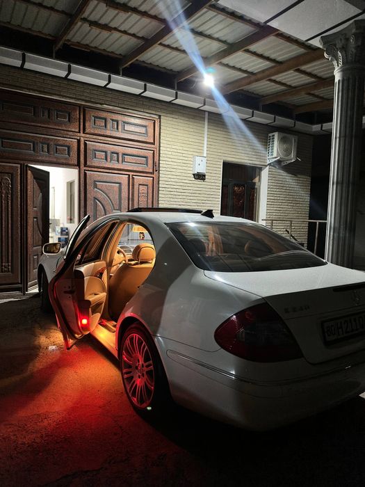 Mercedes Benz W211 E240
