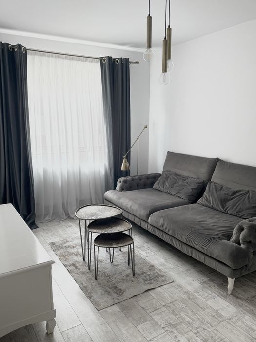 Inchiriez apartament cu 3 camere