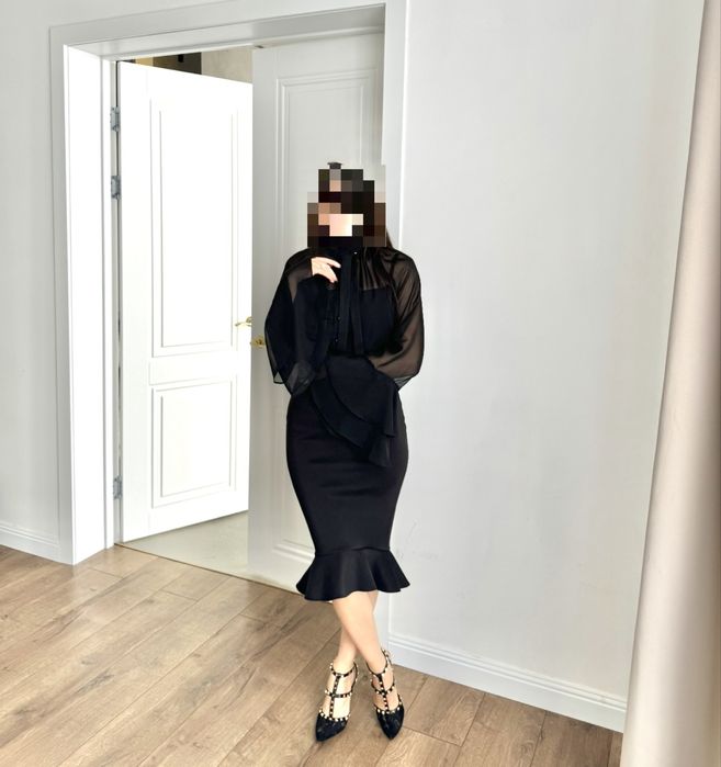 Продаю чёрную юбку с воланом — размер S