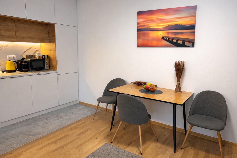 Нощувки София Широк център с гараж