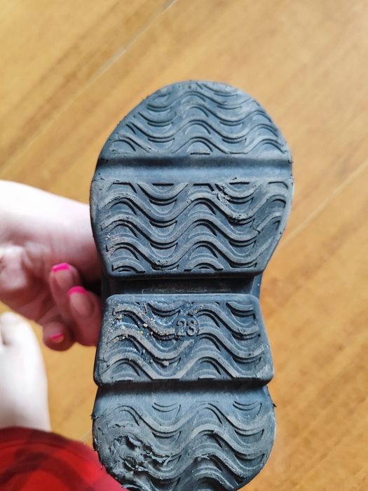 Продам детские кросовки