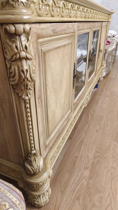 Комод с зеркалом