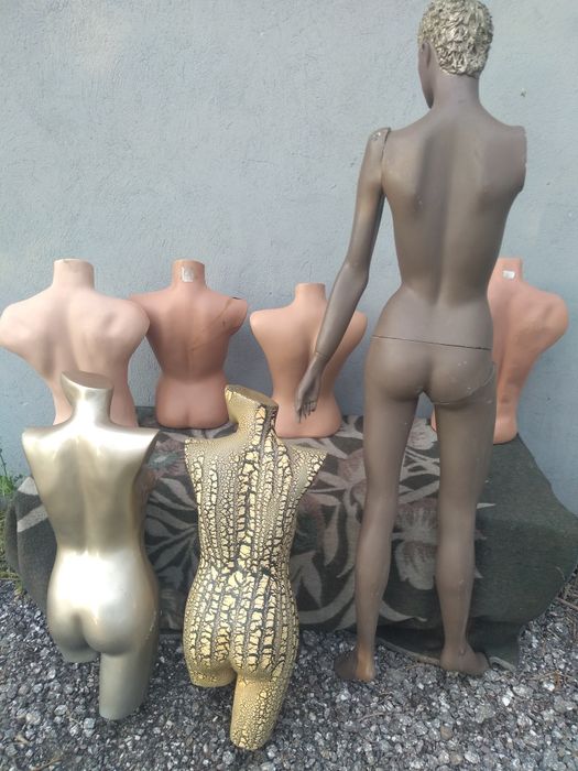 Лот манекени . Цената е за всички .