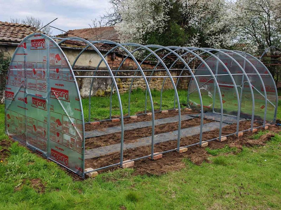 Готова оранжерия за един ден.