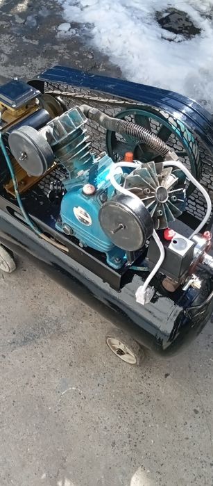 Воздушный компрессор