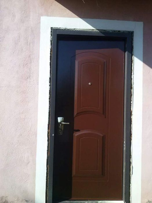 Reparatii uși interioare și exterioare