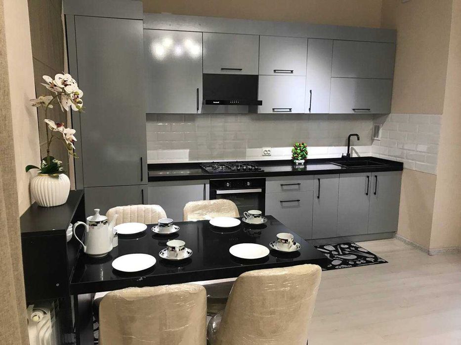 м.Айбек Новый ремонт. 3х ком