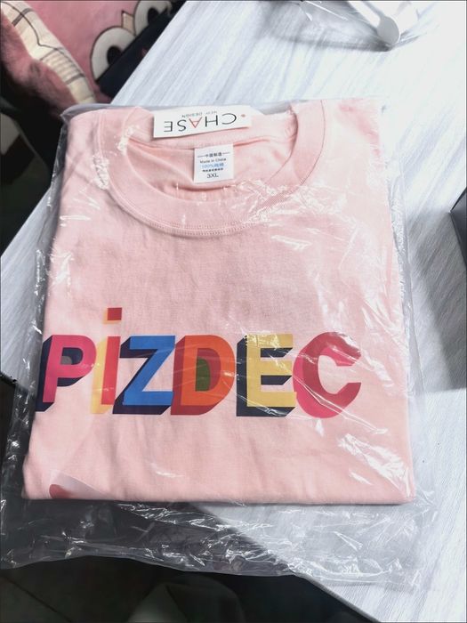 Продам футболку новую