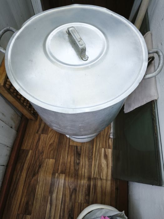 Кастрюля 40 л новая