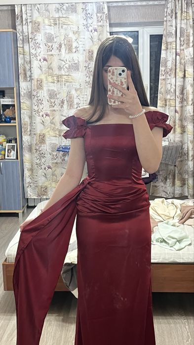 Платье атласное 44 размер