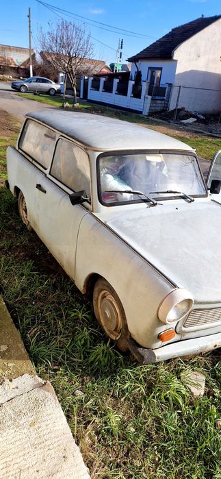 Vand trabant nu are acte