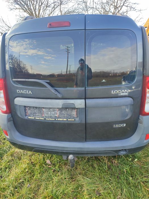 Dezmembrez Dacia Logan