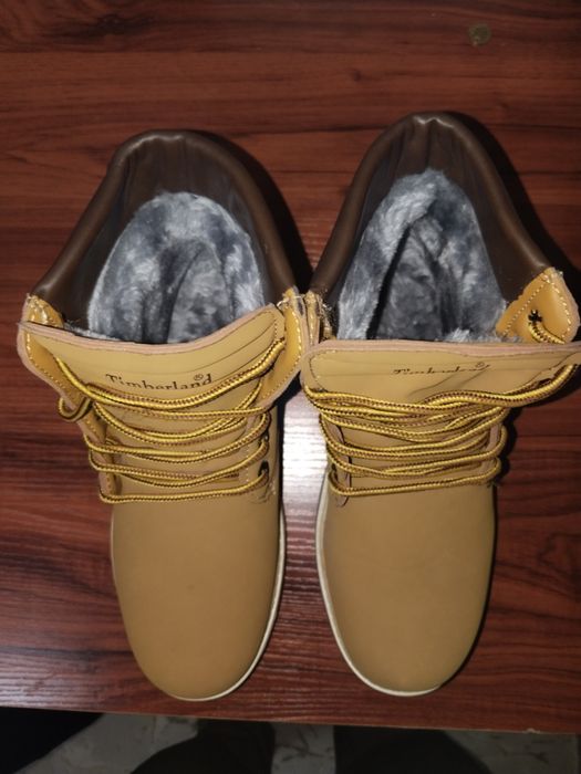 Ботинки  зимние  новые