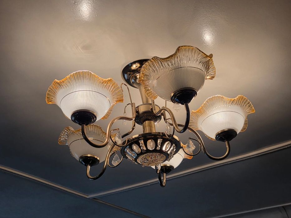 Люстралар сатылады