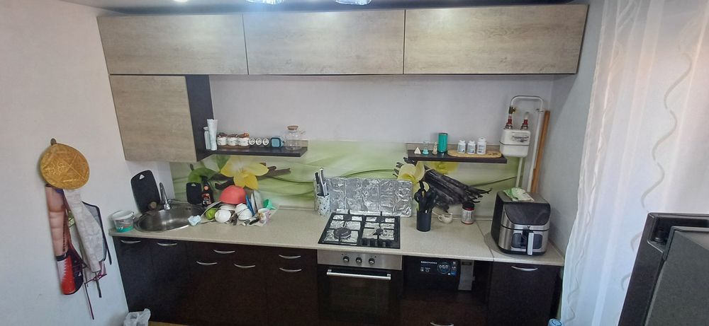 Кухонный гарнитур продам