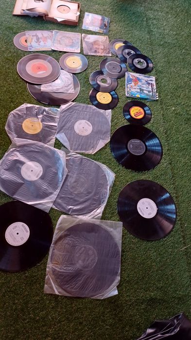 Casete video, aidio, placi vinil si radiocasetofon