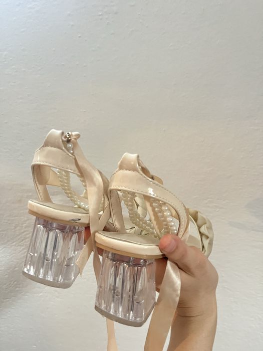 Туфельки на широком каблуке