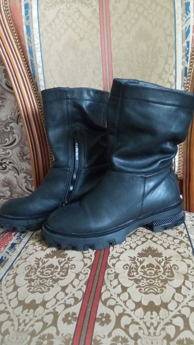 Продам женскую обувь