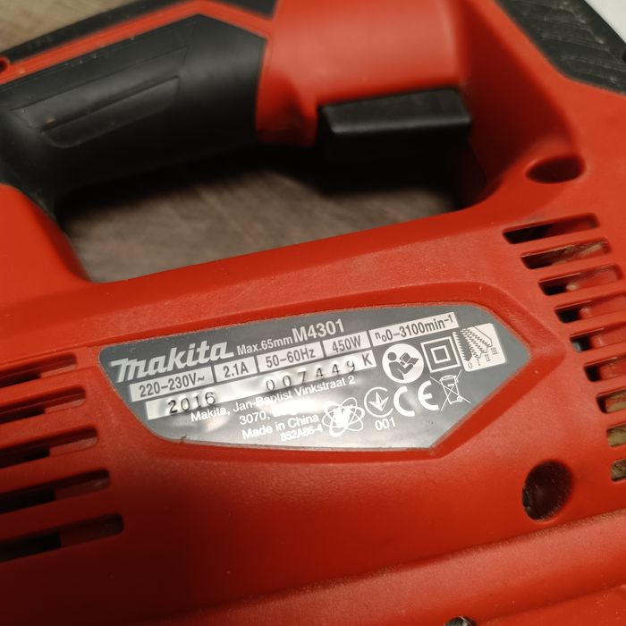 Прободен трион Makita M4301
