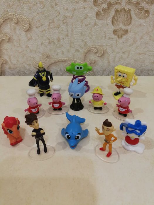 Продам киндер игрушки