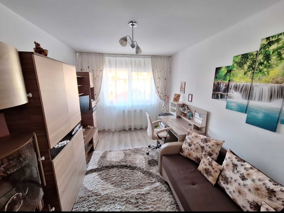 PROPRIETAR-Apartament 2 camere de vânzare în Subcetate cu loc de parcare inclus