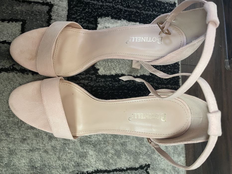 Incaltaminte firma numarul 40