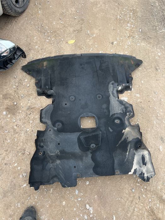 Бмв bmw x1 кора под мотора