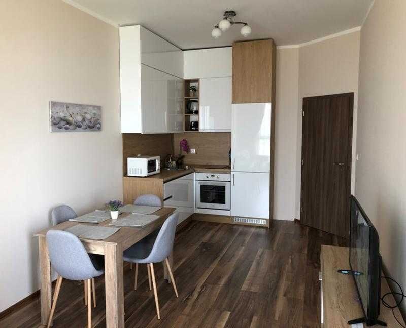 Дава се под наем Двустаен апартамент в Бургас, Зорница - 74 кв.м за 100 € - Снимка #1