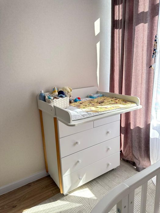 Манеж для малыша + пеленальный столик