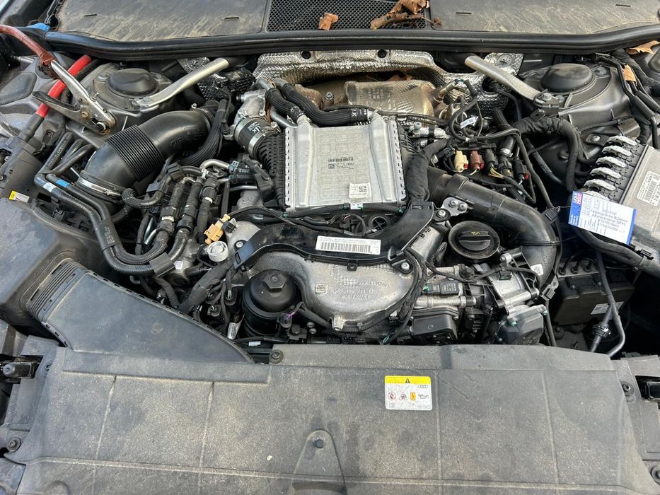 Balamale capotă stânga și dreapta cu capsă pirotehnică Audi A6 4K C8