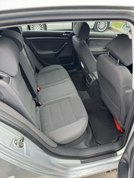 Volkswagen Golf 5 | 1.6 FSI | Proiect Recondiționare / Piese