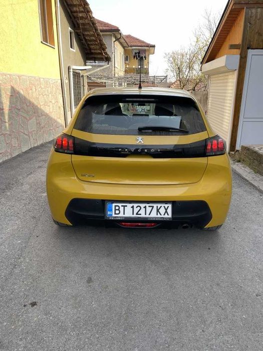 Peugeot 208 1.2 бензин 2022 в гаранция