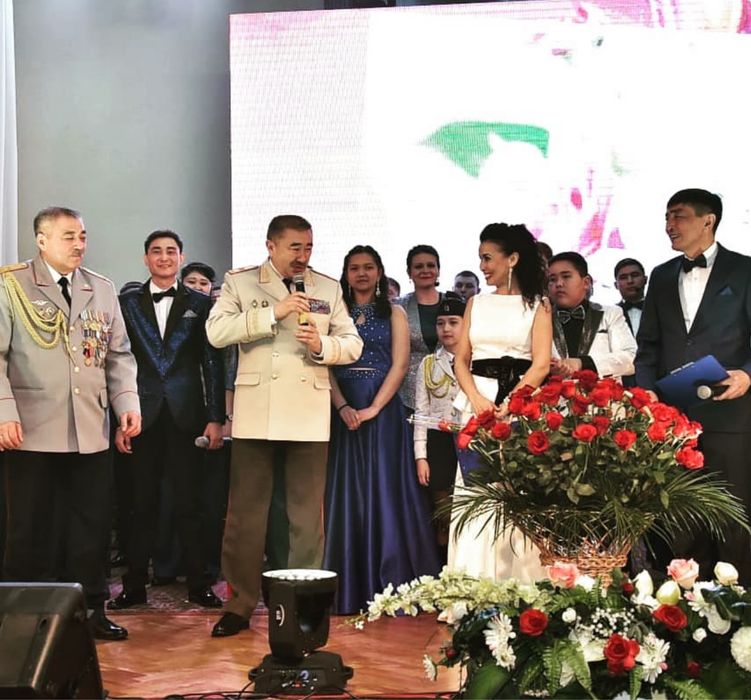 Ведущая мероприятий, певица