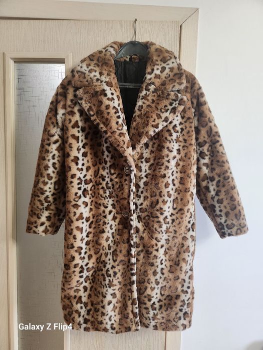 Модерно пухено палто