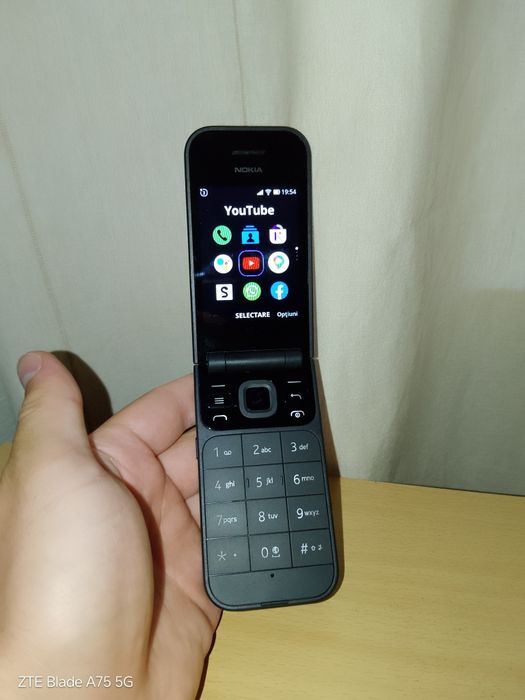 Telefon Nokia 2720 Flip