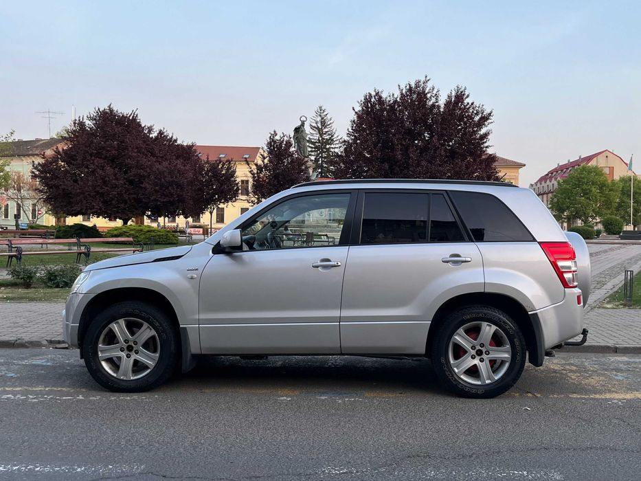 Suzuki Grand Vitara 1.9 Diesel 4x4 - Fără accidente - 4 uși - Trapă - Piele - SUV Offroad