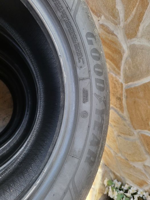 Goodyear 215/55/R17