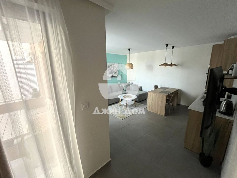 Двустаен апартамент с ГЛЕДКА МОРЕ в жилищна сграда, гр. Созопол